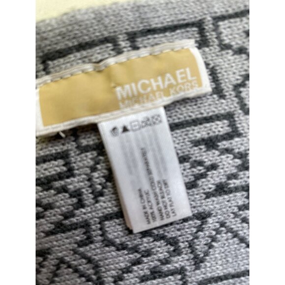 Michael Kors Unisex Gray Hat & Scarf 64" x 10  SKU 4823 - Picture 5 of 8